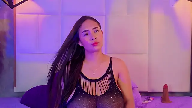 Snapshot of Violetta_rose_ chatting on June 2026 11:53:01 PM Violetta rose online show from June 2026 11:53:01 PM