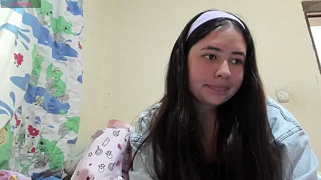 Snapshot of Cor4line chatting on May 2026 06:58:01 PM Cor4line online show from May 2026 06:58:01 PM