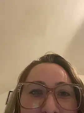 mamiiiiiiiiiiiiii online show from April 2026 03:02:01 AM