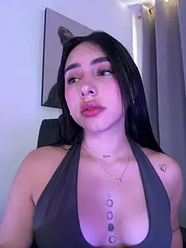 IsabellaNoir  online show from April 2026 07:44:02 PM