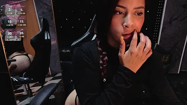 Snapshot of laurab91 chatting on May 2026 03:34:02 AM laurab91 online show from May 2026 03:34:02 AM