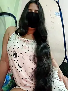Snapshot of Priya_9945 chatting on May 2026 05:57:02 AM Priya 9945 online show from May 2026 05:57:02 AM