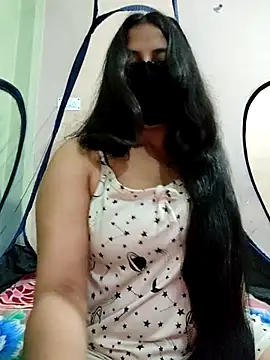 Snapshot of Priya_9945 chatting on May 2026 05:40:01 PM Priya 9945 online show from May 2026 05:40:01 PM