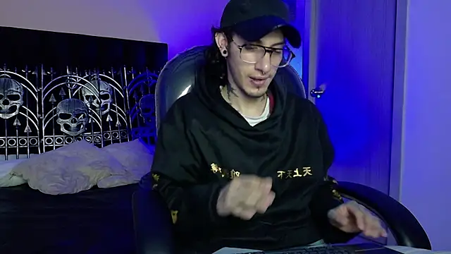 Vergil Noir  online show from June 2026 05:01:01 AM