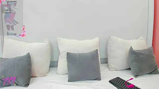 Snapshot of riley_dolly chatting on April 2026 09:24:01 PM riley dolly online show from April 2026 09:24:01 PM