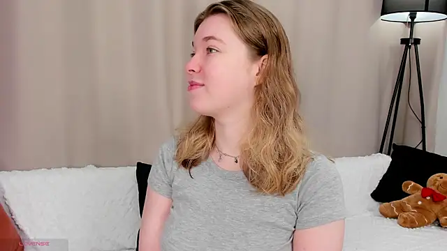 Snapshot of MERRIEMS chatting on May 2026 03:45:02 AM MERRIEMS online show from May 2026 03:45:02 AM
