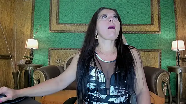 Agata Jade online show from July 2026 12:10:01 PM