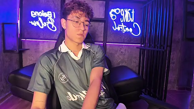 AngeloBellini online show from April 2026 01:31:02 PM