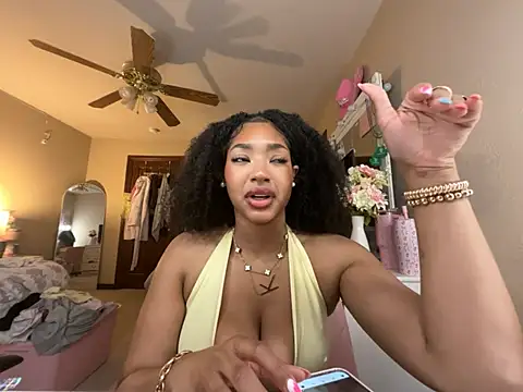 Snapshot of blair_vexxx chatting on May 2026 01:44:01 AM blair vexxx online show from May 2026 01:44:01 AM