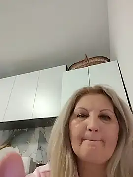 Divineblond online show from February 2026 09:04:01 PM