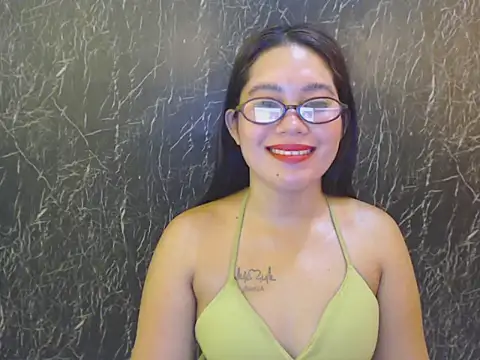 Snapshot of ur_prettychelsie chatting on April 2026 01:47:01 AM ur prettychelsie online show from April 2026 01:47:01 AM