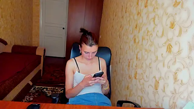 Snapshot of MilaShka29 chatting on June 2026 10:19:01 AM MilaShka29 online show from June 2026 10:19:01 AM