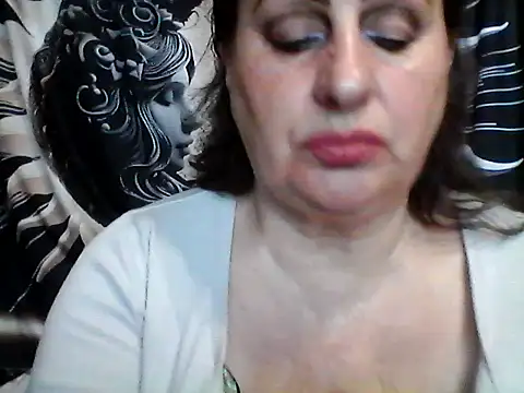 Snapshot of LoaqLovew chatting on April 2026 10:07:02 AM LoaqLovew online show from April 2026 10:07:02 AM