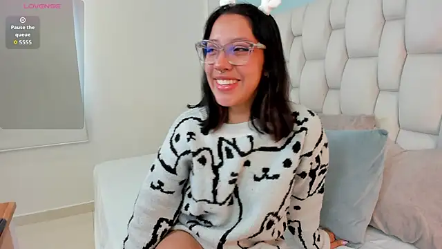 vayra moon online show from May 2026 06:04:02 PM