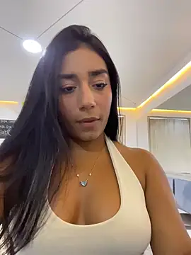 Snapshot of SaryJonex chatting on May 2026 01:27:01 PM SaryJonex online show from May 2026 01:27:01 PM
