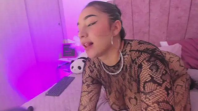 sakuraarih1 online show from April 2026 08:57:02 PM