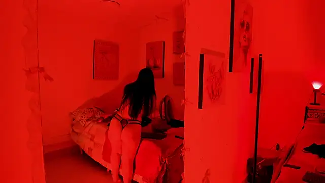 Snapshot of EmmyCastillo chatting on June 2026 03:34:01 AM EmmyCastillo online show from June 2026 03:34:01 AM