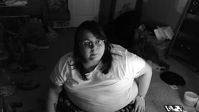 Snapshot of princessghostiii chatting on May 2026 02:06:02 AM princessghostiii online show from May 2026 02:06:02 AM