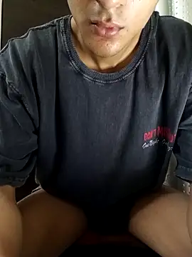 Snapshot of skinny_raj chatting on May 2026 07:34:02 PM skinny raj online show from May 2026 07:34:02 PM