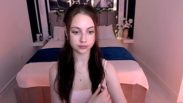  AliceWells online show from July 2026 07:23:02 AM