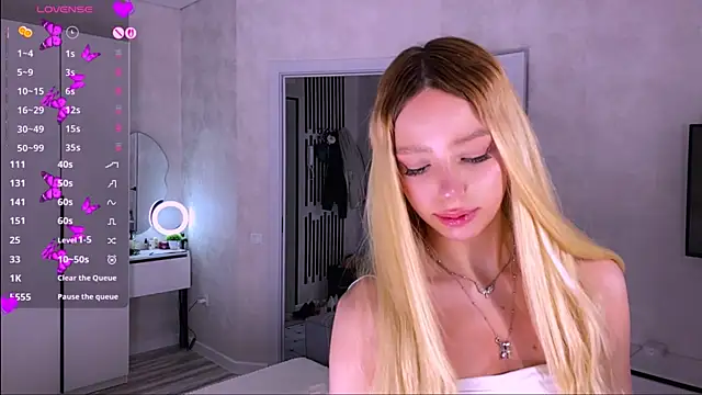 Snapshot of Mooniesiesita chatting on July 2026 07:45:01 PM Mooniesiesita online show from July 2026 07:45:01 PM