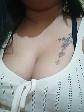 Snapshot of Rosejean chatting on June 2026 04:58:02 AM Rosejean online show from June 2026 04:58:02 AM