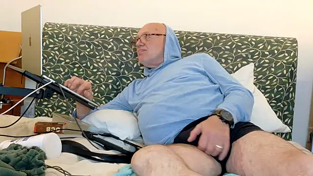 Snapshot of KinkCentral chatting on May 2026 08:39:01 PM KinkCentral online show from May 2026 08:39:01 PM
