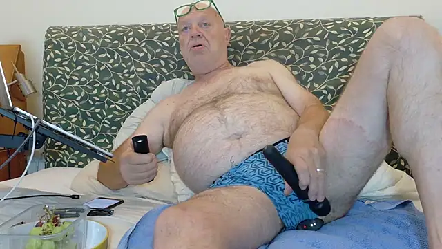 Snapshot of KinkCentral chatting on July 2026 08:33:02 PM KinkCentral online show from July 2026 08:33:02 PM