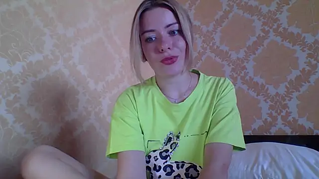 Snapshot of Softy_Aura_ chatting on June 2026 01:23:02 PM Softy Aura online show from June 2026 01:23:02 PM