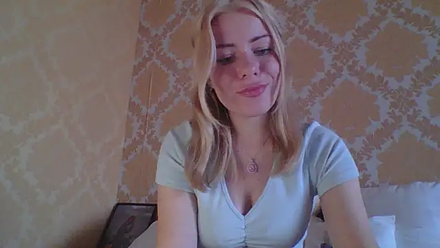 Snapshot of Softy_Aura_ chatting on July 2026 02:13:01 PM Softy Aura online show from July 2026 02:13:01 PM