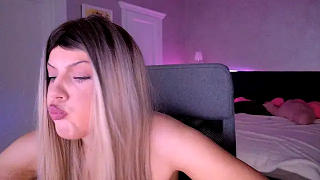 Snapshot of ChristieBlace chatting on May 2026 08:17:02 PM ChristieBlace online show from May 2026 08:17:02 PM