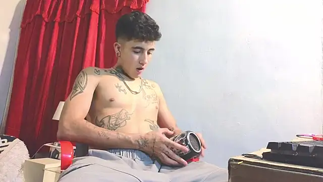 charles carterxxx online show from May 2026 10:05:01 PM