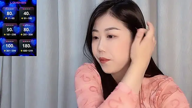 Snapshot of F-Yuwei chatting on April 2026 12:47:02 PM F-Yuwei online show from April 2026 12:47:02 PM