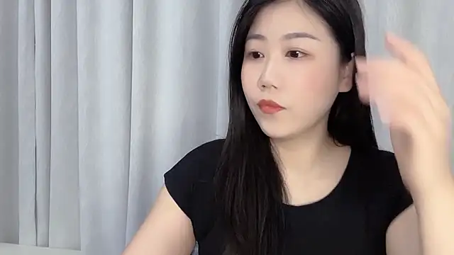 Snapshot of F-Yuwei chatting on April 2026 01:05:02 PM F-Yuwei online show from April 2026 01:05:02 PM