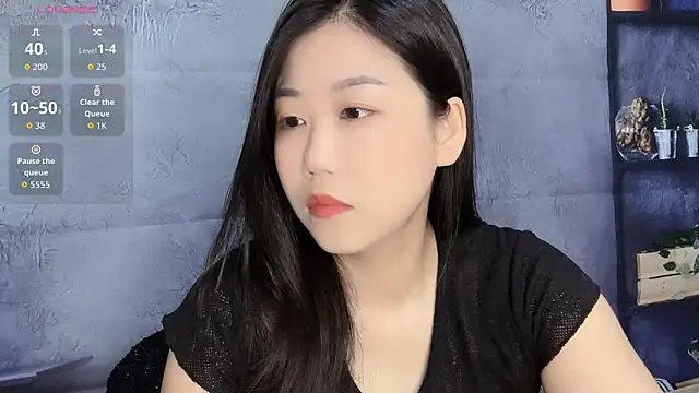 Snapshot of F-Yuwei chatting on April 2026 12:44:02 PM F-Yuwei online show from April 2026 12:44:02 PM
