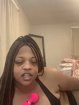 Snapshot of richierichelle chatting on April 2026 03:32:02 AM richierichelle online show from April 2026 03:32:02 AM