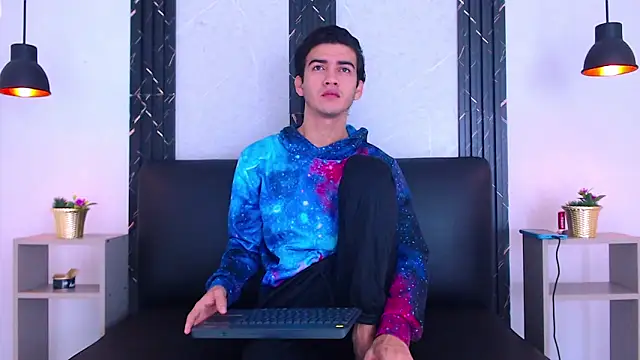 Snapshot of Feiccer_Castquer chatting on April 2026 11:15:02 AM Feiccer Castquer online show from April 2026 11:15:02 AM