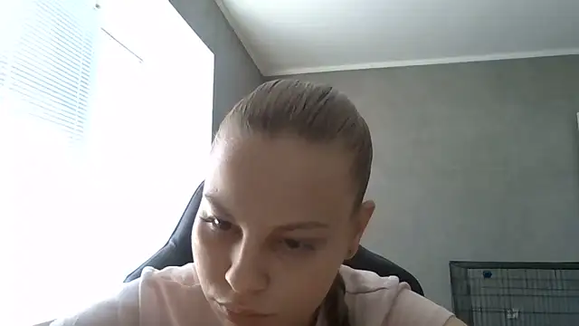 Snapshot of _Linsyy_ee_ chatting on June 2026 08:57:01 AM Linsyy ee online show from June 2026 08:57:01 AM
