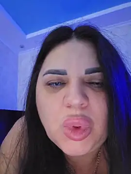 -CUTE-EVVIL- online show from April 2026 07:44:01 PM