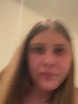 Pusziemily online show from April 2026 07:49:01 PM