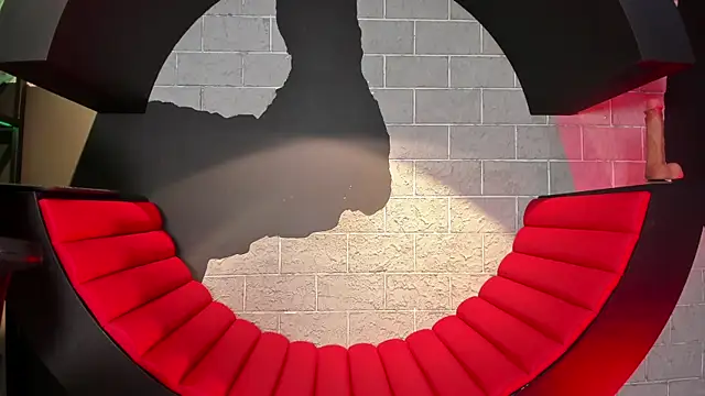 CrisGil online show from April 2026 09:24:01 PM