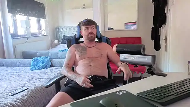Snapshot of Naughtybihubbyxx chatting on July 2026 08:43:01 AM Naughtybihubbyxx online show from July 2026 08:43:01 AM