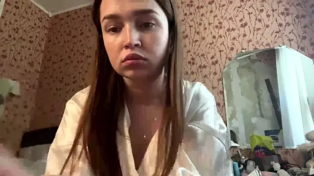 Chloooee online show from July 2026 10:40:01 AM