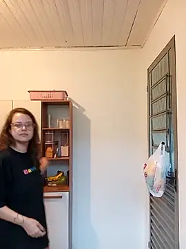 Snapshot of LunnaKitten chatting on April 2026 10:46:01 AM LunnaKitten online show from April 2026 10:46:01 AM