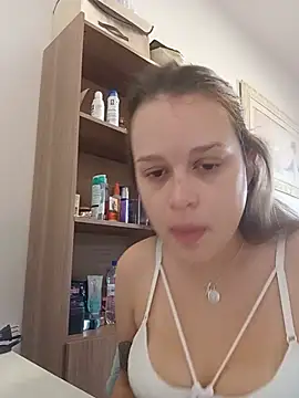 Snapshot of LunnaKitten chatting on July 2026 04:42:02 PM LunnaKitten online show from July 2026 04:42:02 PM