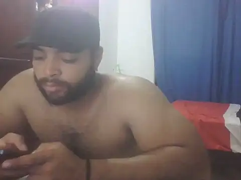 Snapshot of Bearmachin chatting on May 2026 02:40:02 AM Bearmachin online show from May 2026 02:40:02 AM