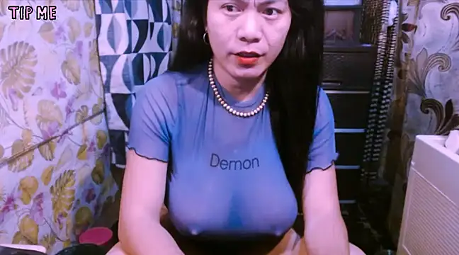 Snapshot of TSjuicyhotdrops chatting on January 2025 07:48:01 AM TSjuicyhotdrops online show from January 2025 07:48:01 AM