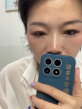 Snapshot of milkwine chatting on June 2026 11:49:01 PM milkwine online show from June 2026 11:49:01 PM