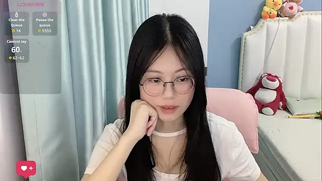 Snapshot of Luna-666 chatting on June 2026 02:19:01 PM Luna-666 online show from June 2026 02:19:01 PM