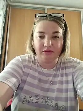 MiyaOlliver online show from June 2026 03:51:02 PM